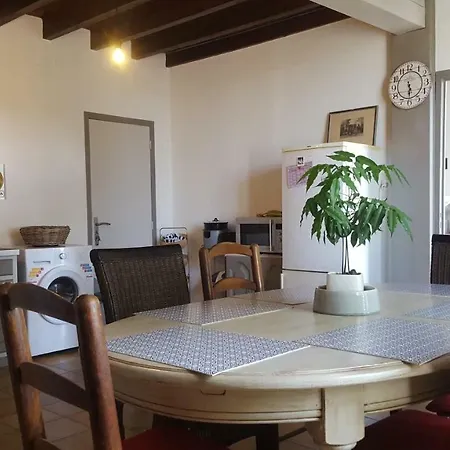 Domaine De La Belle Lurette Holiday home Saint-Pierre-d'Aurillac